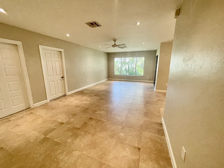 245 Lanchester Ct — Photo 8