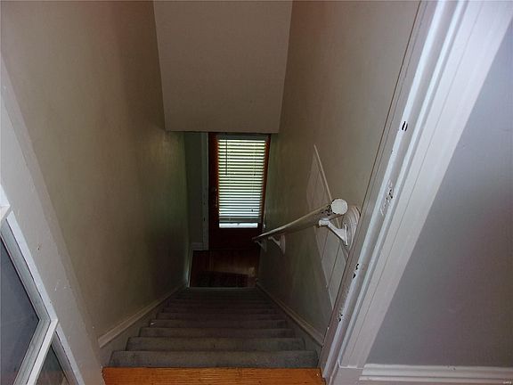 2nd image of 3116 Geyer Ave #2F