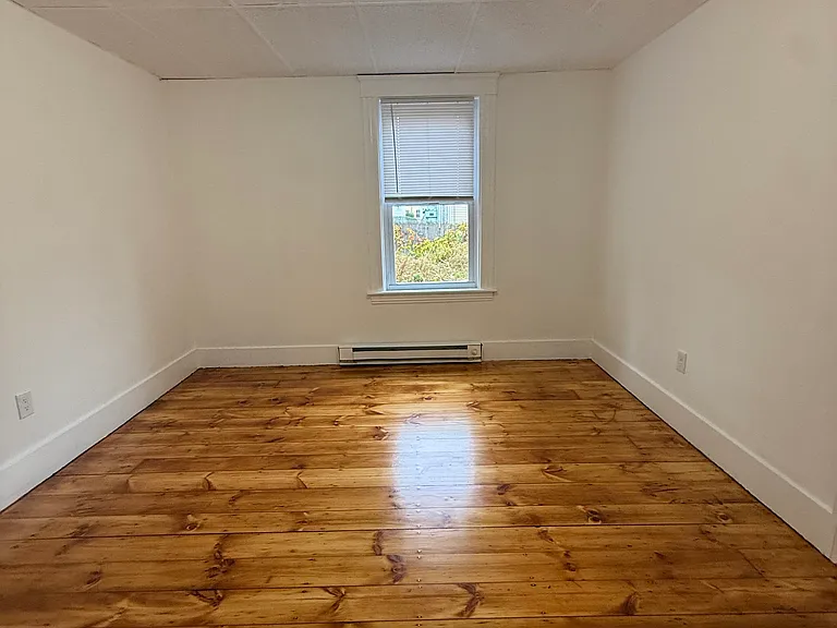 163 1/2 Grand St #1 — Photo 8