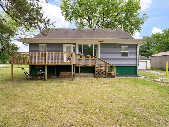 183 Island Ave, East Moline, IL 61244