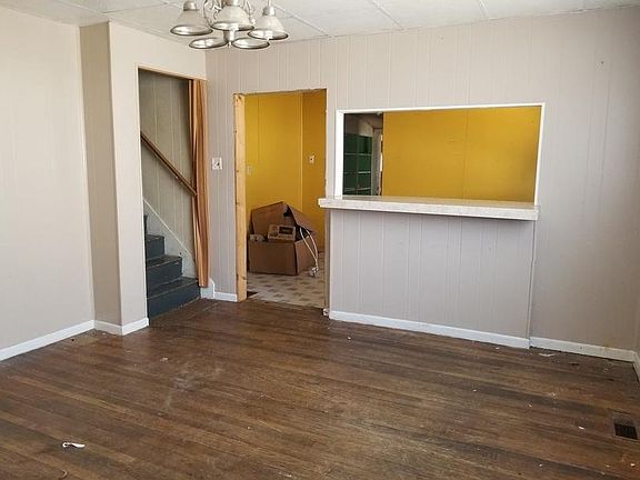 5th image of 1240 Covington Ave