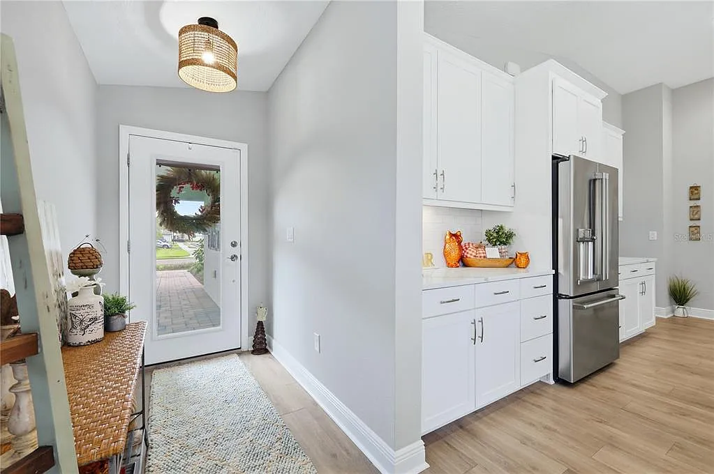 3 bed, 2.0 bath, 1518 sqft, $2,650 — Photo 3