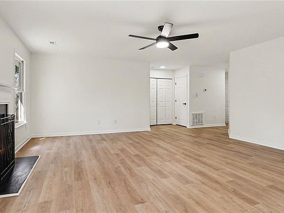 4th image of 4007 Sassafras Ct