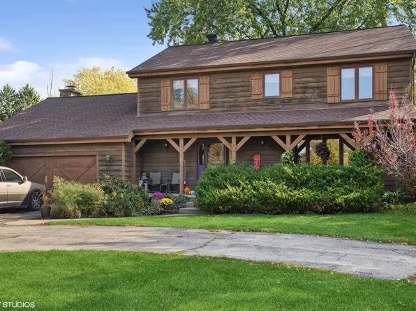 4170 Oak Ridge Rd, Crystal Lake, IL 60012