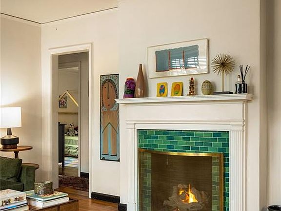 5th image of 919 S Candler St