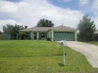 541 SW Grove Ave, Port Saint Lucie, FL 34983