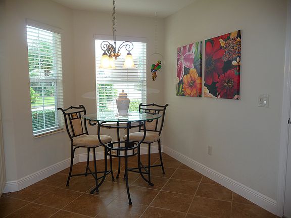 4th image of 929 Misty Ct