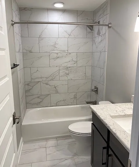 Country Club Apartments — Photo 7