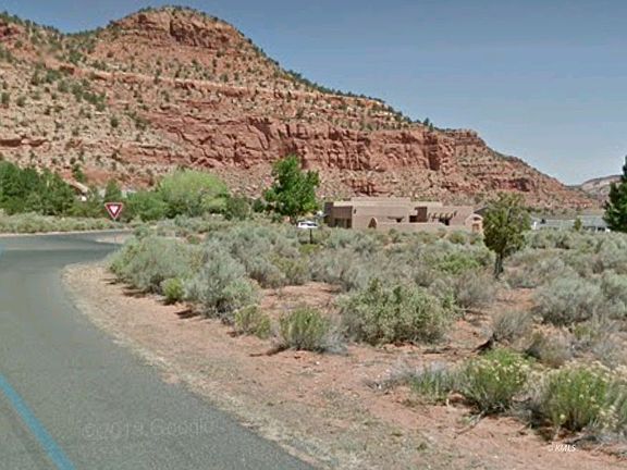 4th image of 220 N Gunsmoke Pass