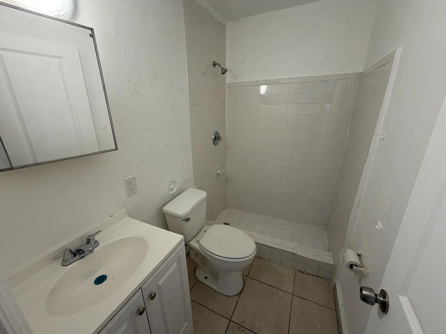 1 bed, 1.0 bath, 1681 sqft, $1,195 — Photo 2