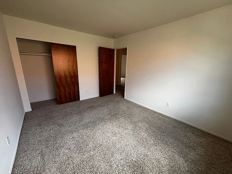 1460 Hornblend — Photo 15