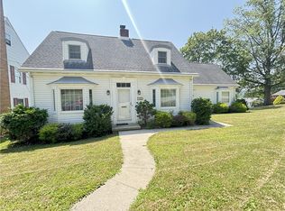 705 California Ave, Ellwood City, PA 16117