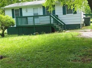 711 Reynolds St, Eden, NC 27288