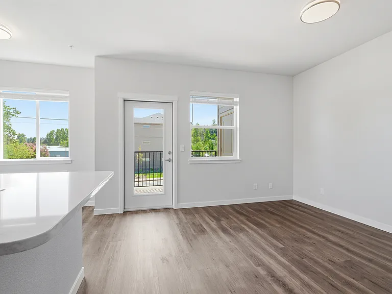 1435 Mildred Ln SE — Photo 6