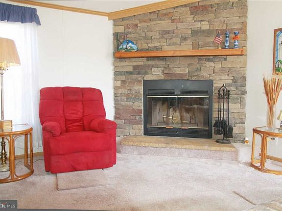 2nd image of 37561 Pear Tree Ln