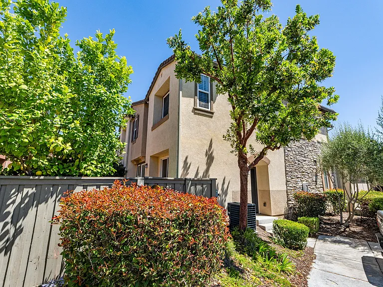 31035 Strawberry Tree Ln — Photo 40