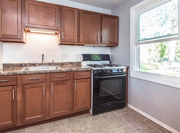 3rd image of 25 McNulty Dr