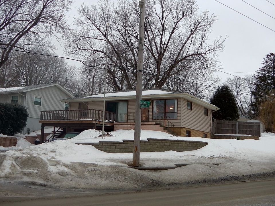 1st image of 2223 Allan St