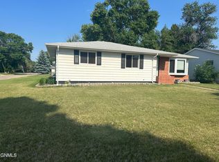 1632 4th Ave NE, Jamestown, ND 58401