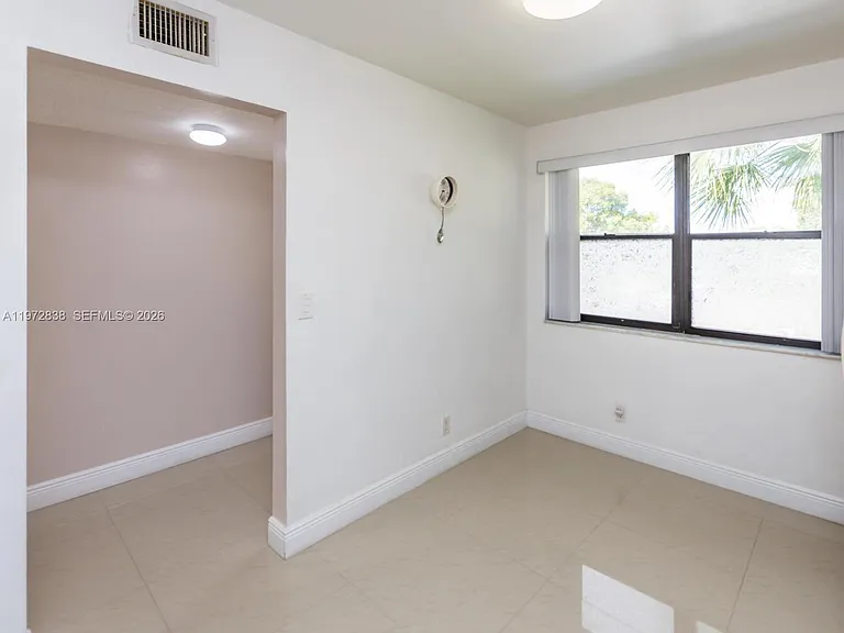 11202 Taft St #11202 — Photo 14