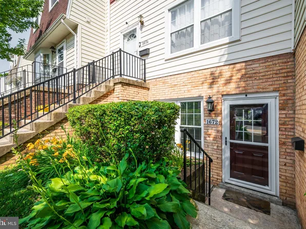 1672 Ridgely Ct, Crofton, MD 21114