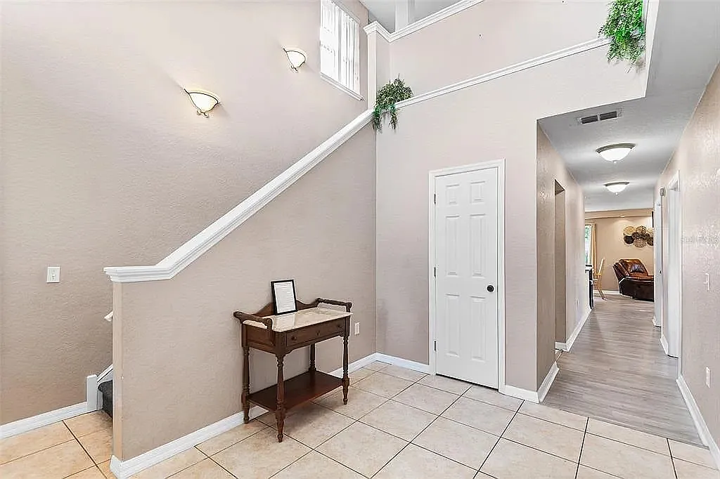 3 bed, 2.5 bath, 2592 sqft, $2,650 — Photo 4