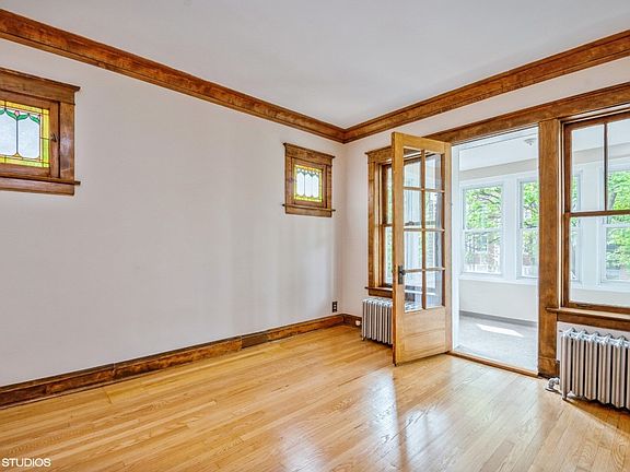 4th image of 4721 N Washtenaw Ave #2