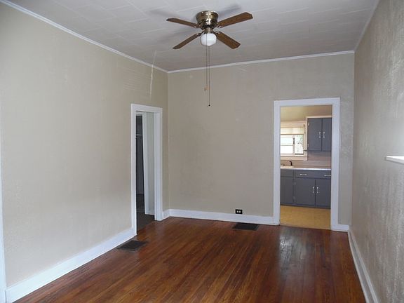3rd image of 528 E Superior St