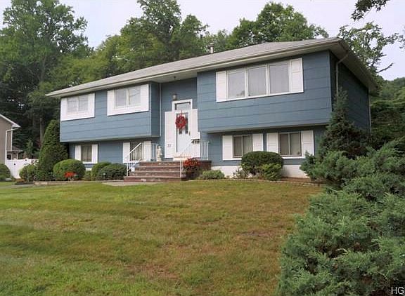 2nd image of 33 Lois Dr