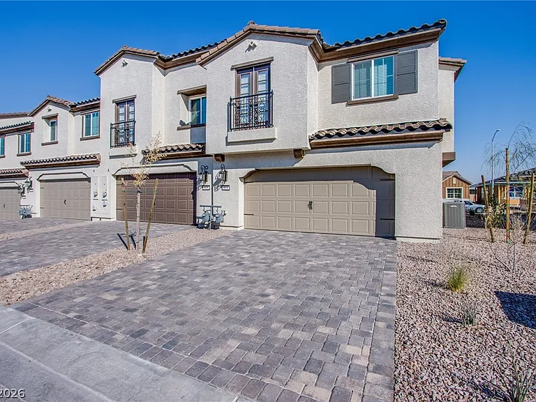 843 Watford Pl — Photo 4