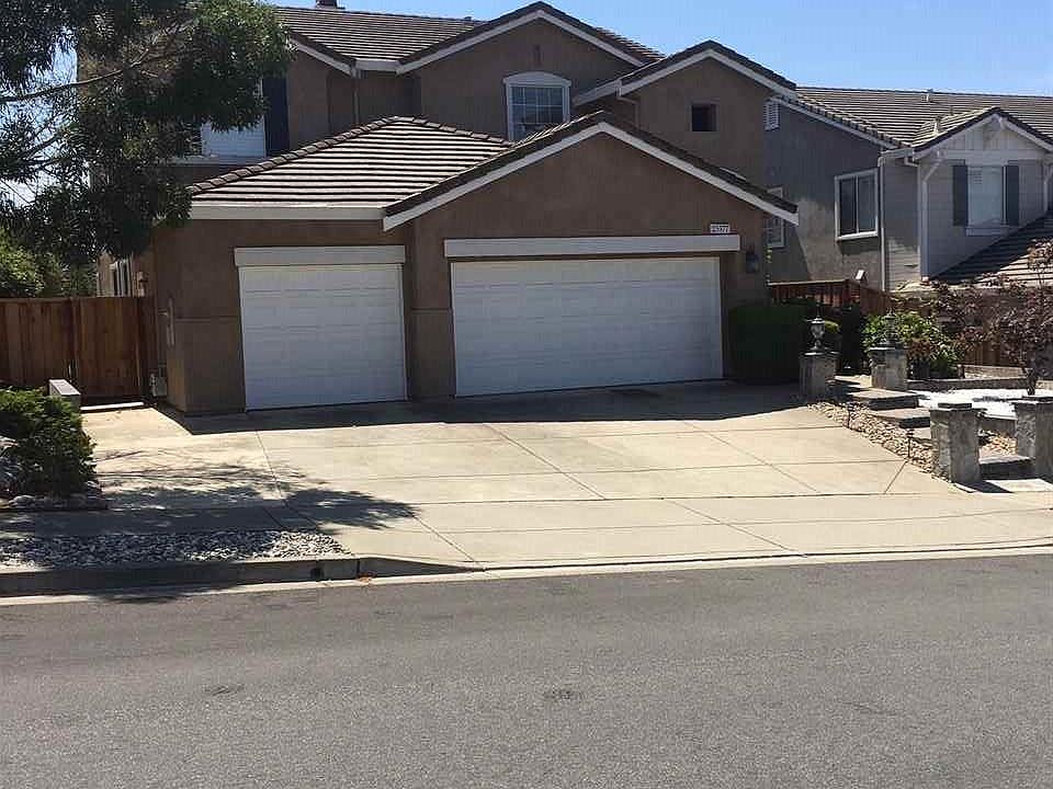 1st image of 25577 Crestfield Dr