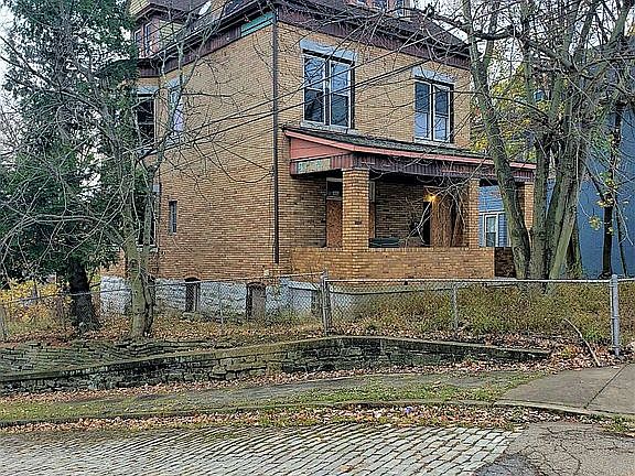 2nd image of 417 Marshall Ave