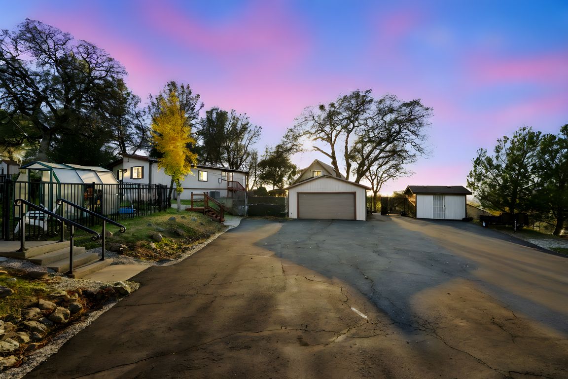 6560 - 6562 Crystal Blvd-39 day to dusk.jpeg