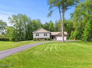5 Thornapple Dr, Gansevoort, NY 12831
