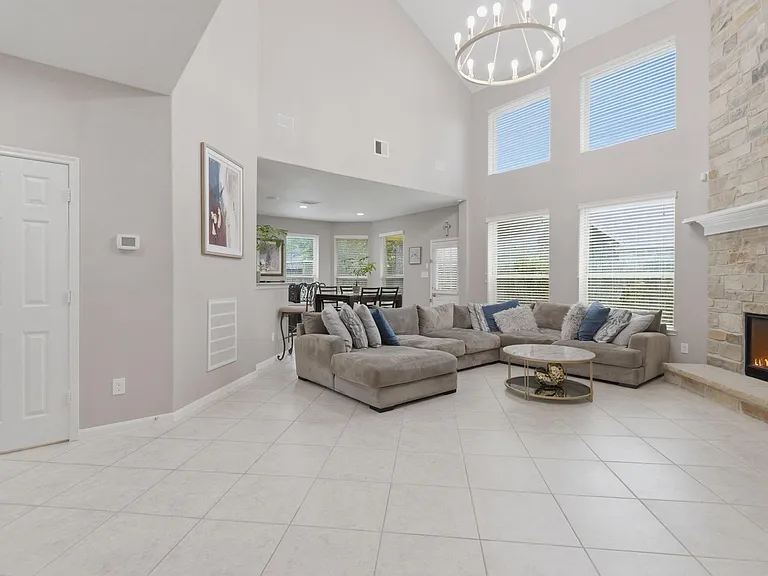 14535 Mountain Cliff Ln — Photo 8