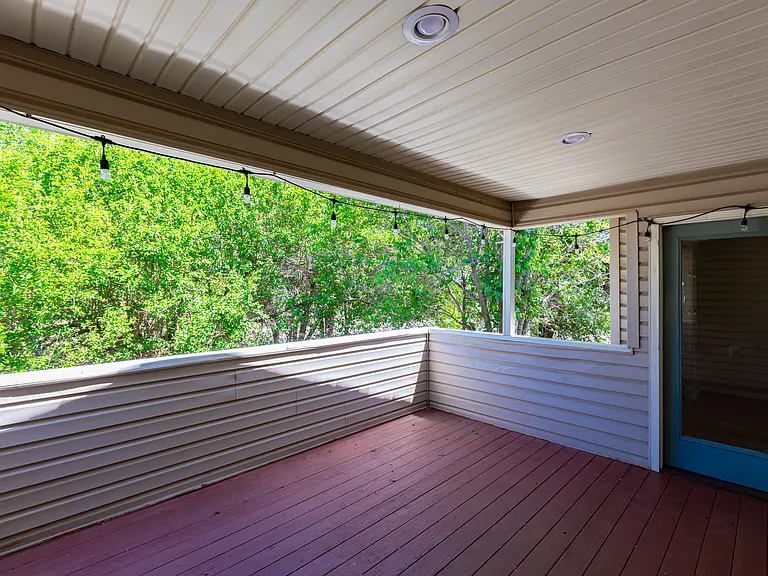 528 Park Ridge Ct — Photo 9