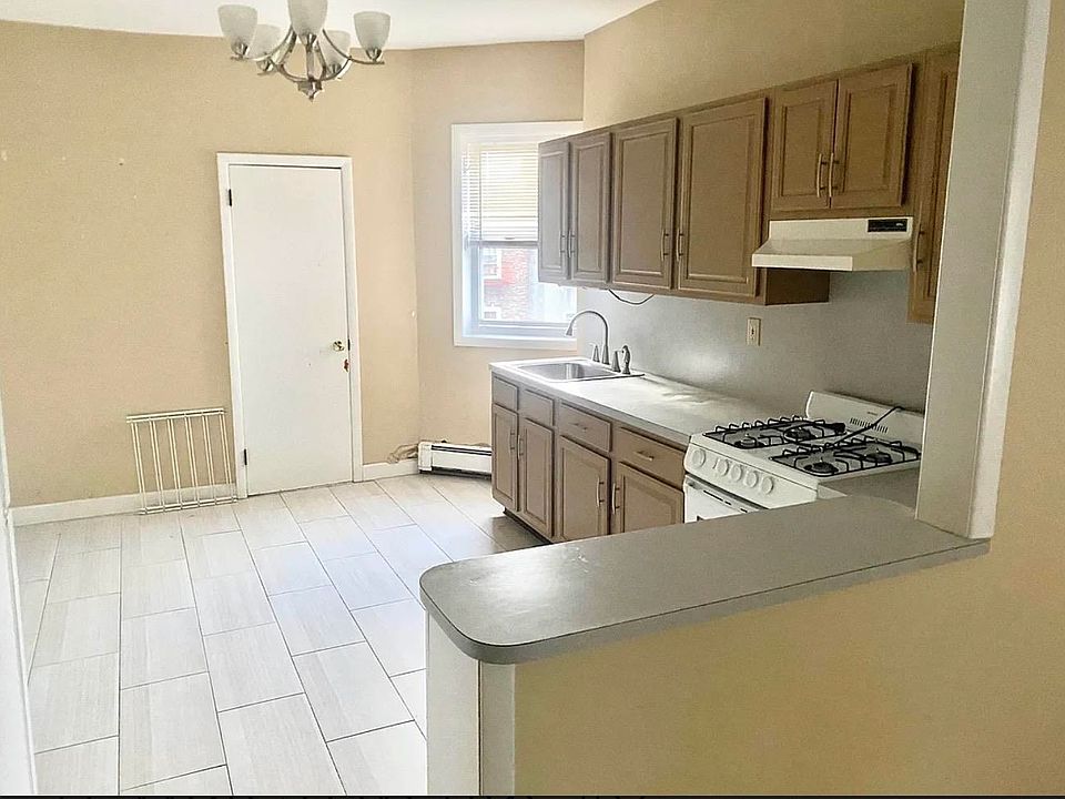 1st image of 47 Wales Ave