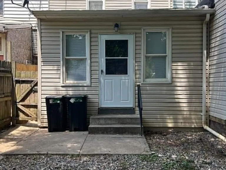 414 W Princess St — Photo 12