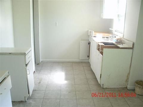 5th image of 21850 Beechwood Ave