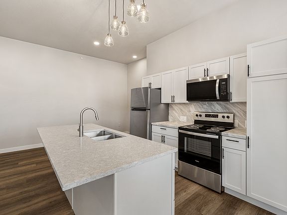 5th image of 208 W Mount Rushmore Rd #20