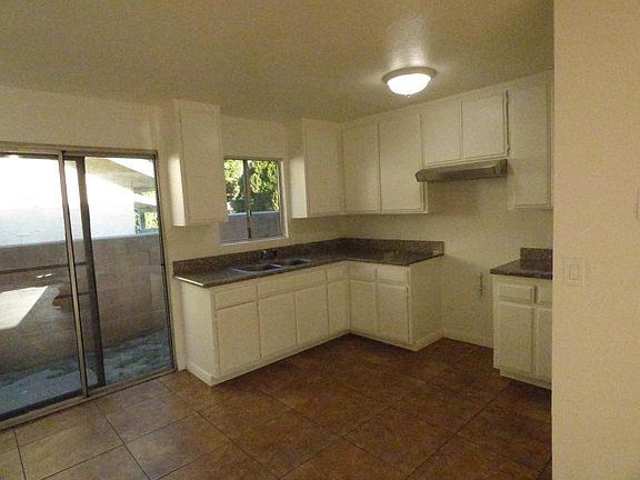 4th image of 5144 Elizabeth St #K