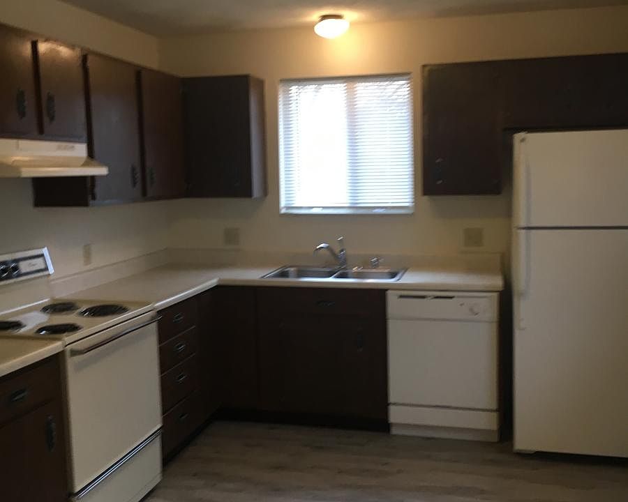 1st image of 821 Zschokke St APT 3
