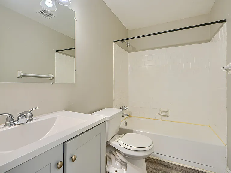 333 S Fremont Ave #H — Photo 16