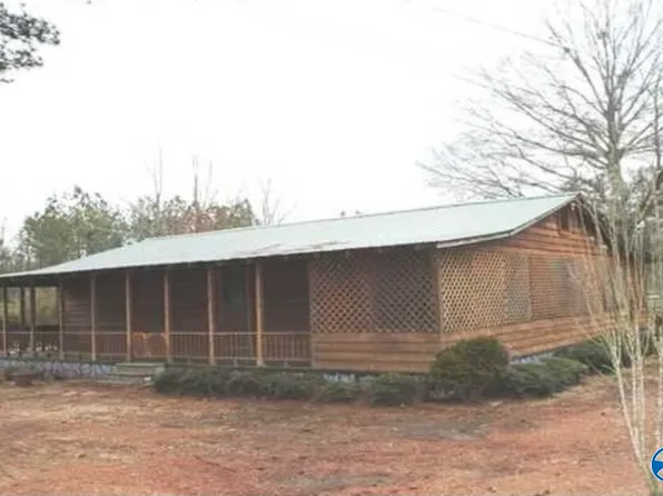 15 Opal St, Centre, AL 35960