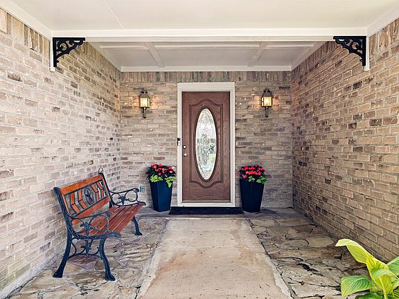 3rd image of 2253 Farrington Ln