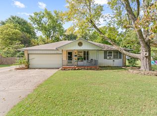 2121 S Roanoke Ave, Springfield, MO 65807