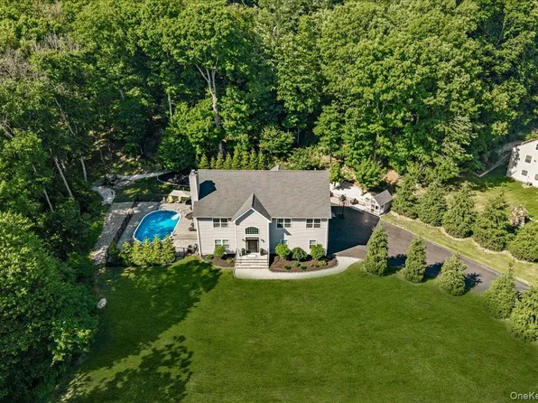 103 Teakettle Spout Road, Mahopac, NY 10541