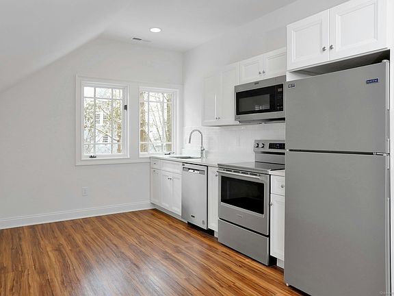 5th image of 162 Danbury Rd #2