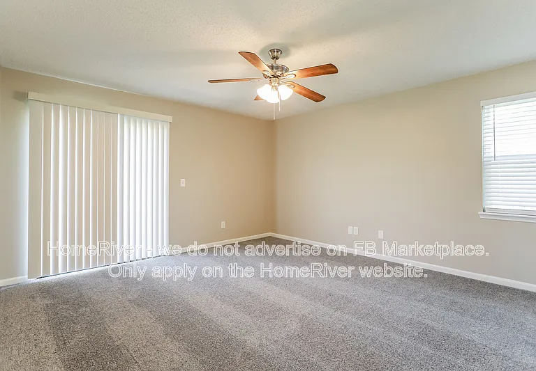 7966 Amandas Crossing Dr E — Photo 8