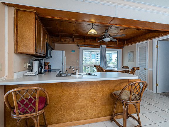 5th image of 304 Barracuda Ave Unit 301